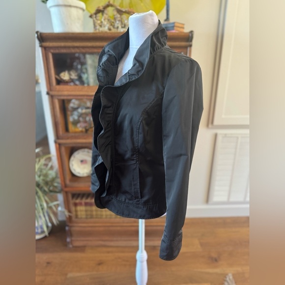 Lafayette 148 New York Black Ruffle Neckline Full Zip Jacket Size 4 Small Top - Picture 8 of 12